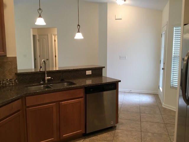 Building Photo - 216 W Jayce Way