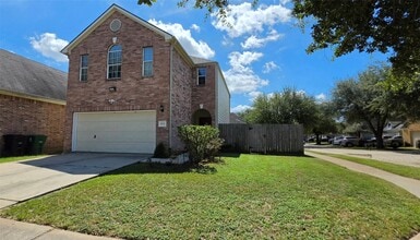 Building Photo - 835 Forest Thicket Ln