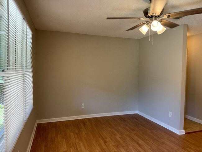 Building Photo - Three Bedroom Duplex in Denver