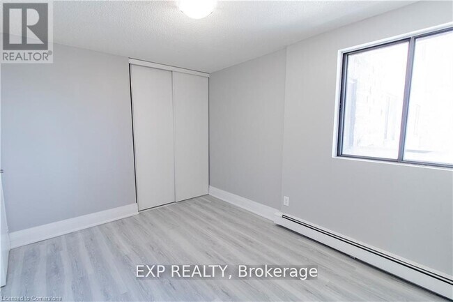 Building Photo - 4422 Huron St