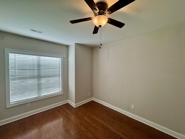 Foto del edificio - Great Clayton Location!