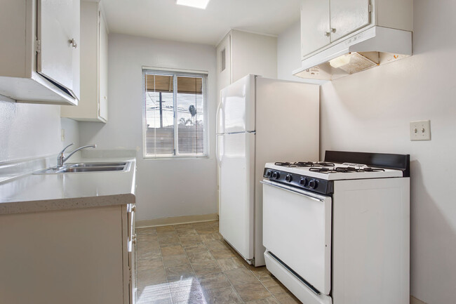 Building Photo - Bright and Remodeled One-Bedroom Apartment...
