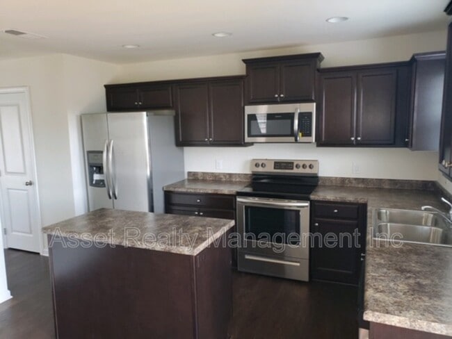 Building Photo - 2545 Cottonwood Dr