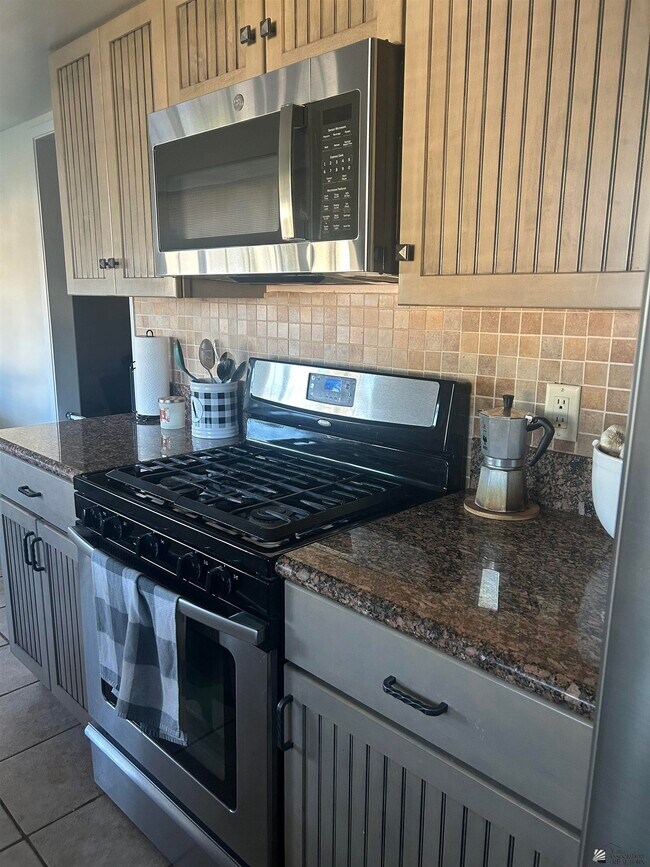 Building Photo - 333 E 30th St