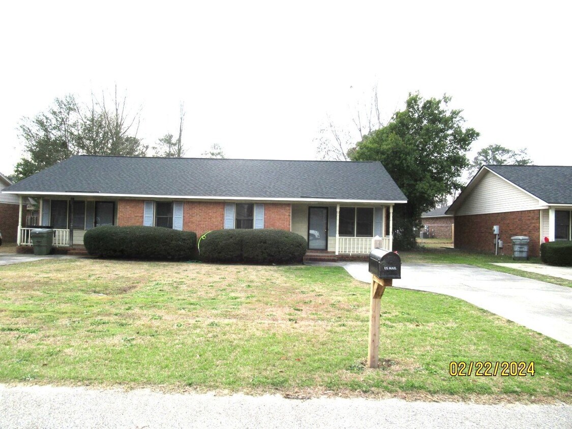 2 Bedroom/2 Bath Duplex off of Alice Drive House Rental in Sumter, SC
