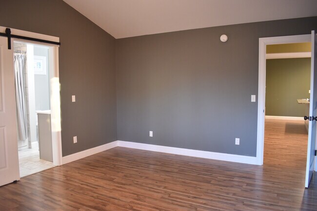1st Floor Bedroom - 38 Jefferson St