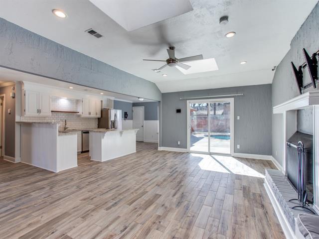 Building Photo - 1124 Lakeridge Dr