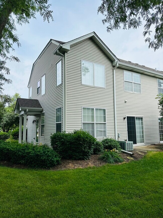 Foto del edificio - 620 Lakeridge Ct