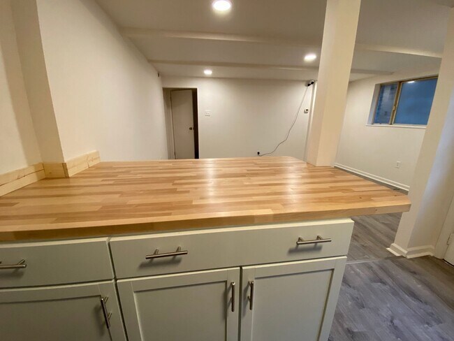 Foto del edificio - 2224 Sarah St