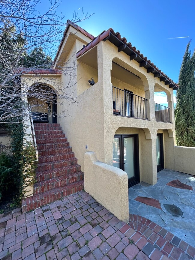 Building Photo - 10715 Ridgeview Way