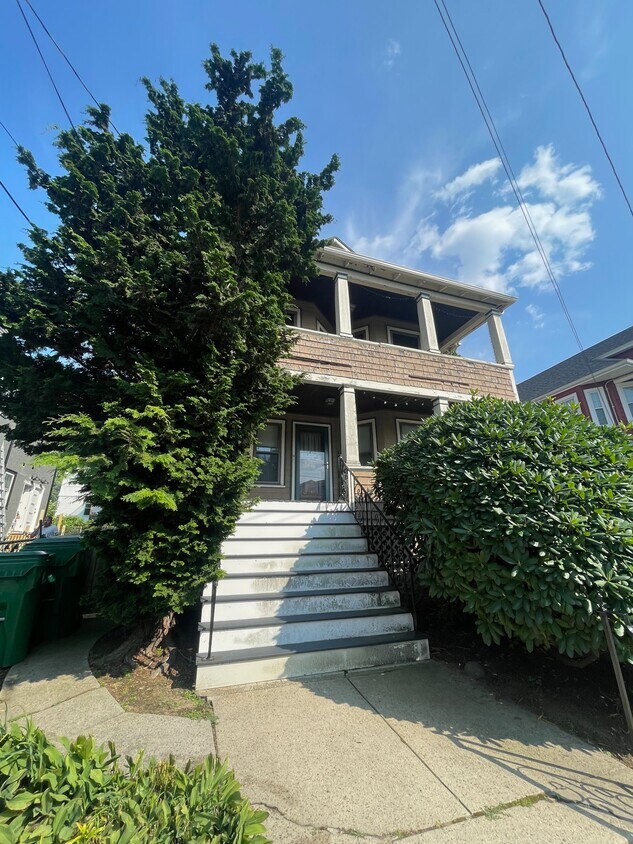 Primary Photo - 138 North St