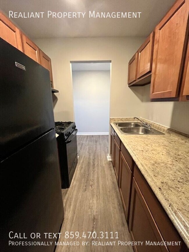 Foto del edificio - 2082 Fairmont Ct