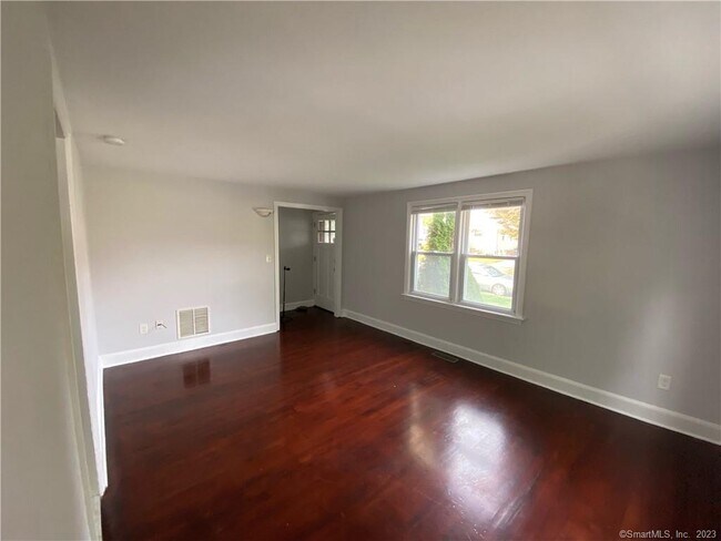 Building Photo - 121 Milford Ave