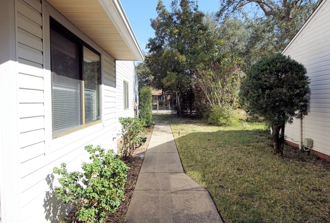 Foto del edificio - Central Niceville Location