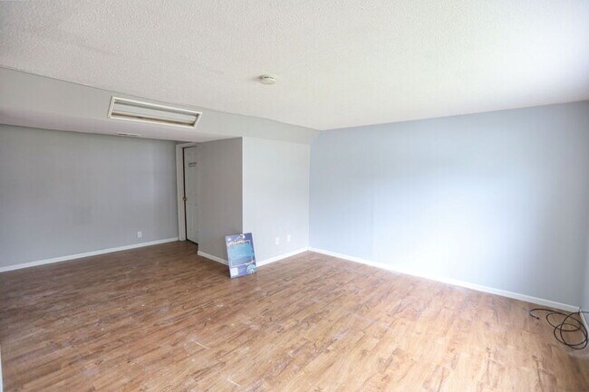 Foto del edificio - 4156 Norman Dr SE