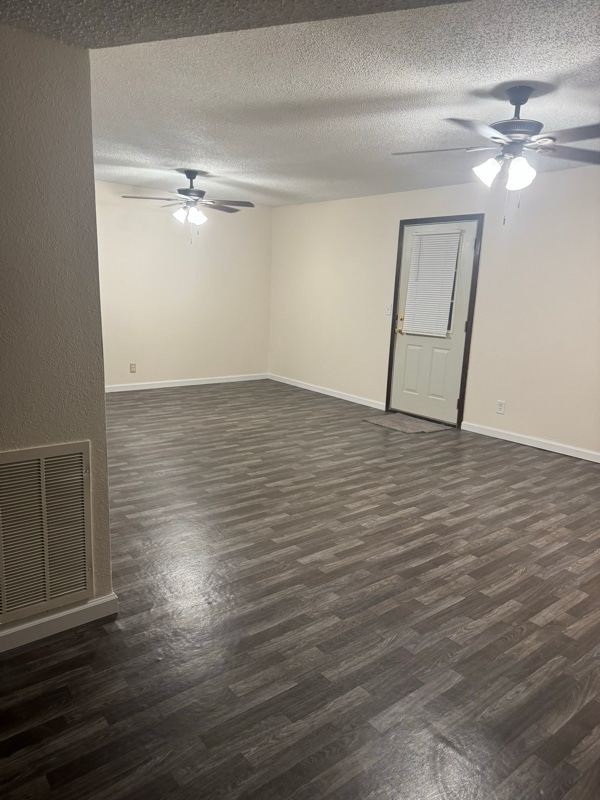 Foto principal - 110 Farm to Market 82