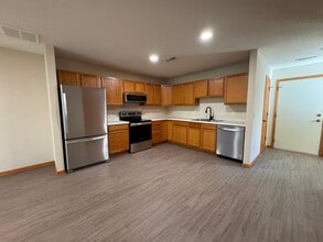 Building Photo - 1627 Gunston Dr