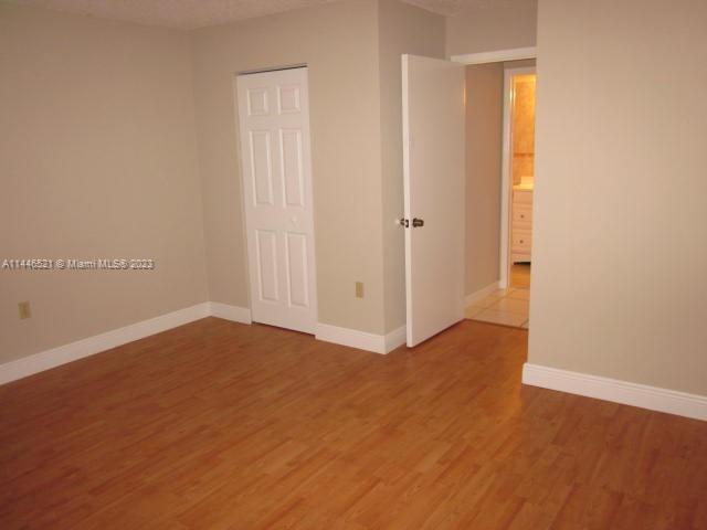 Foto del edificio - 10822 N Kendall Dr