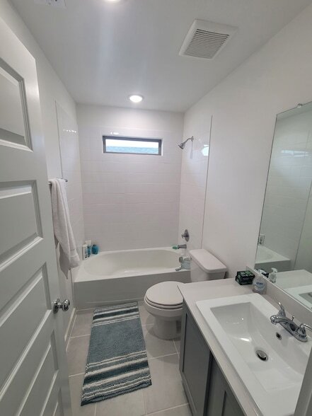Building Photo - 119 Genovese Dr