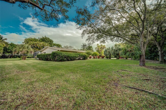 Foto del edificio - 9255 SW 99th St