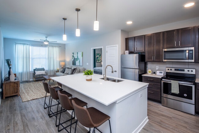 Building Photo - Sawgrass Point