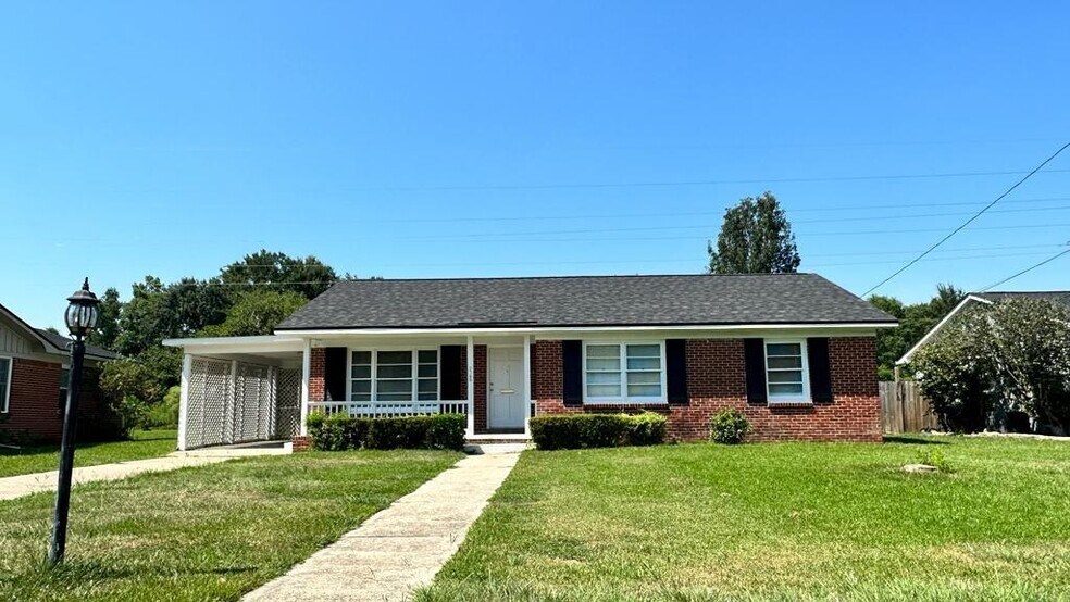 2766 N Barksdale Dr