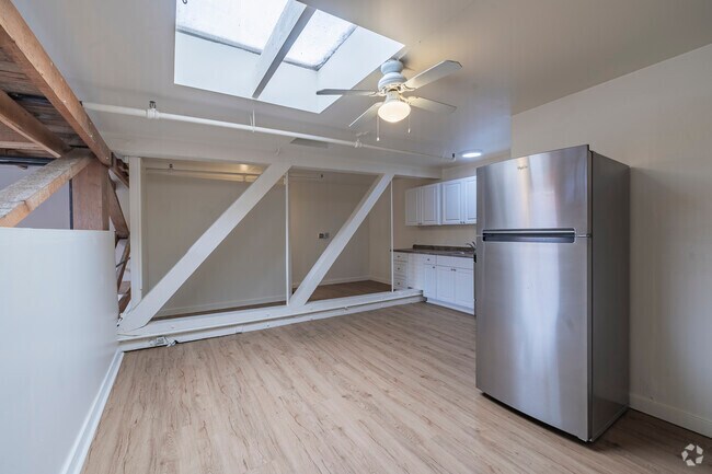 1 dormitorio, 1 baño - 1900 pies cuadrados - Cocina - 1050-1066 47th Ave