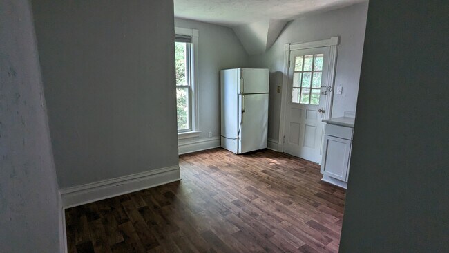 -Kitchen-2 - 119 S 6th St