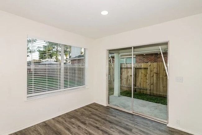 Foto del edificio - 21406 Somerset Park Ln