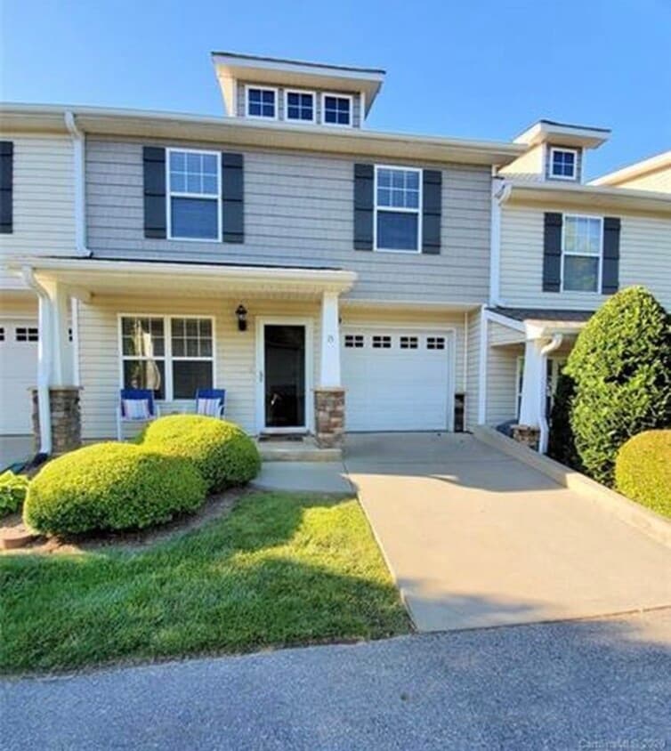 15 Singleton Ln, Fletcher, NC 28732 Townhouse for Rent in Fletcher