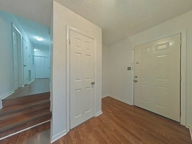 Building Photo - 1807 Swann St