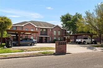Building Photo - 213 S 49th St