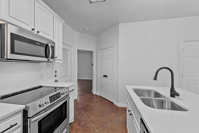 Building Photo - 2809 Wayside Ave