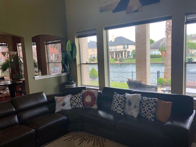 Foto del edificio - 14219 Nelson Bay Ct