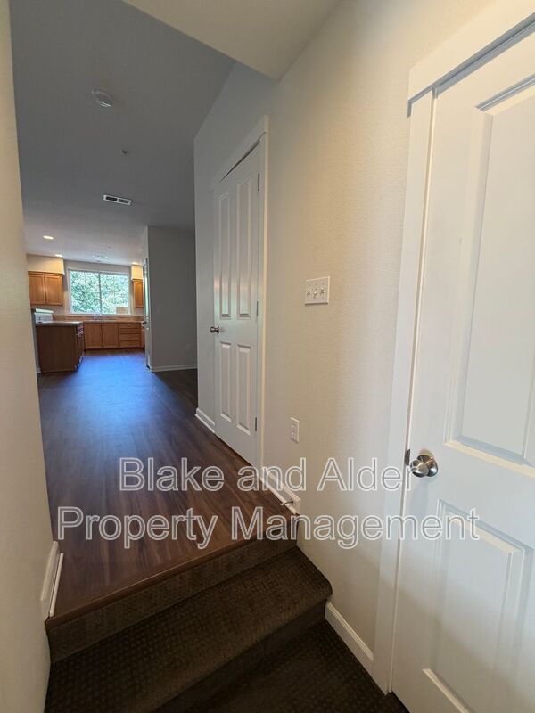Foto del edificio - 10805 NE Red Wing Way