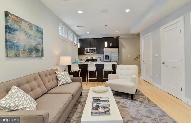 Building Photo - 1726 Lanier Pl NW