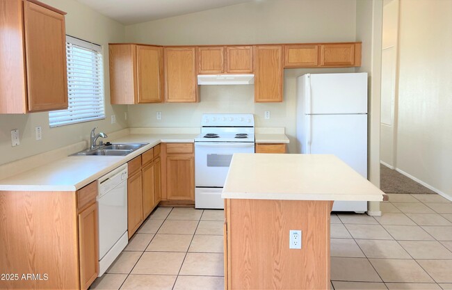 Building Photo - 7220 S 55th Dr
