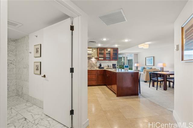 Building Photo - 223 Saratoga Rd