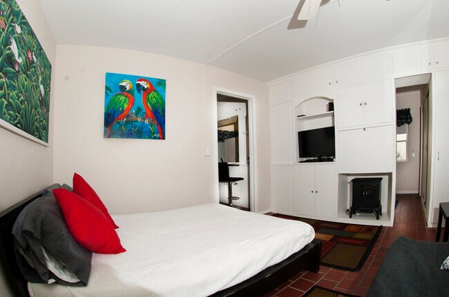 Foto del edificio - 512 University Blvd