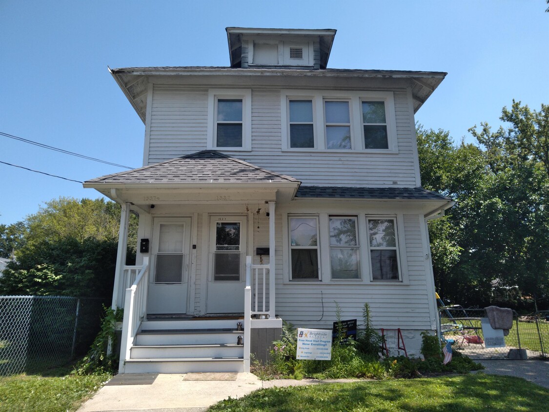 Primary Photo - 1537 Carlyle St