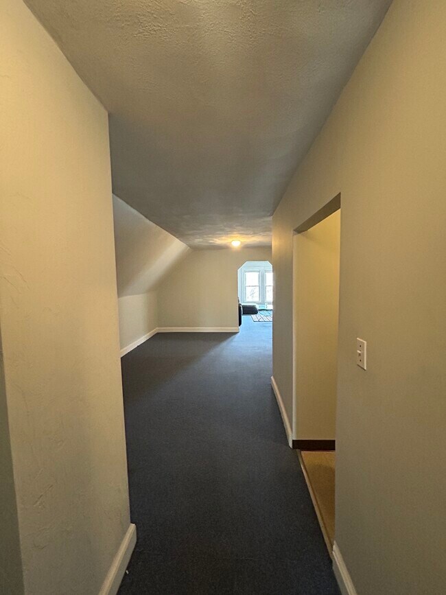 Building Photo - 21 Milton Ave