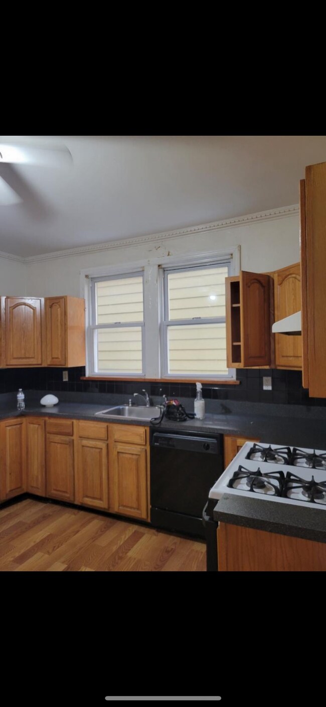 Building Photo - 1326 130th St