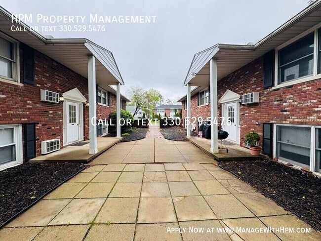 Foto del edificio - 3741 Woodford Ave NW