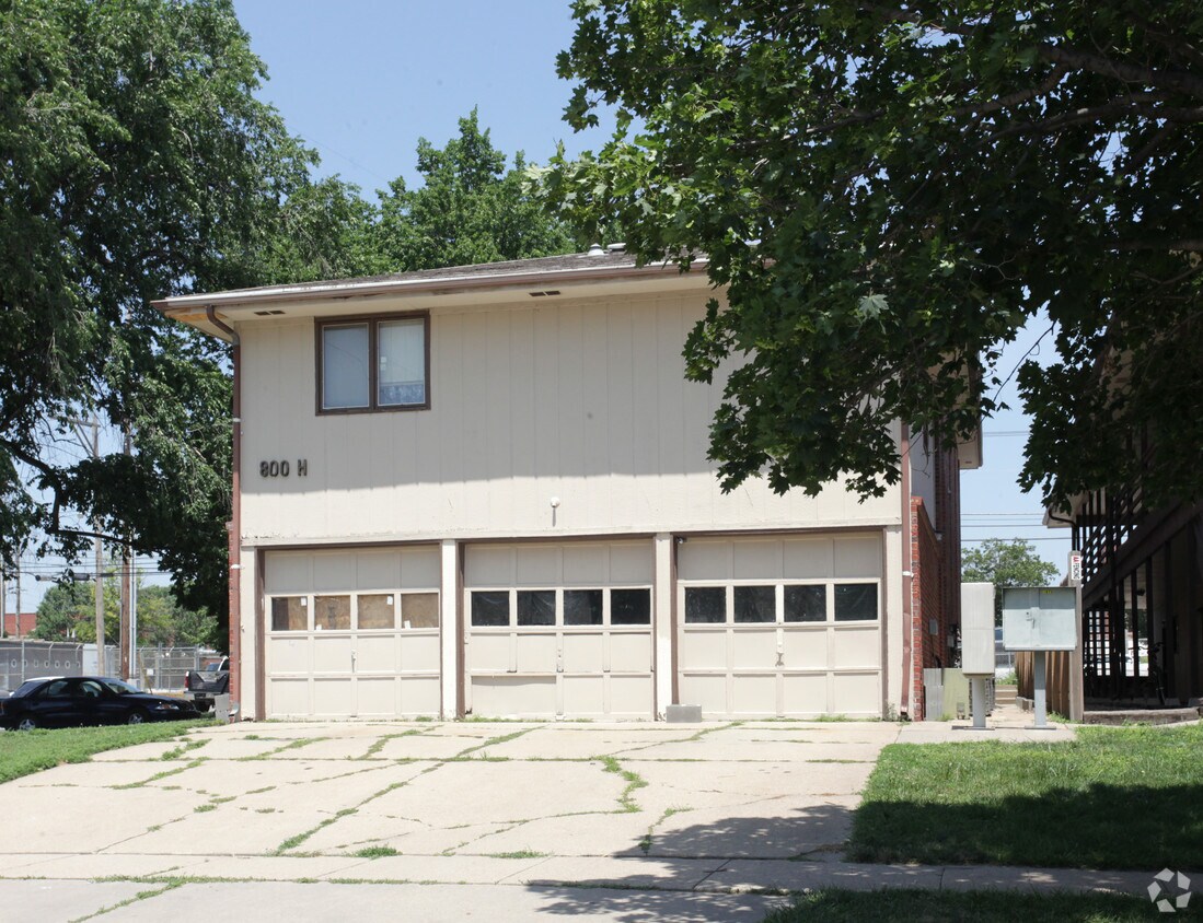 Building Photo - 800 H St
