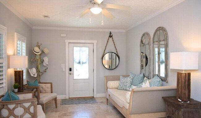 Building Photo - 613 W Caladium Cir