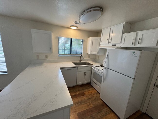 Foto del edificio - 1498 E Carolyn Ln