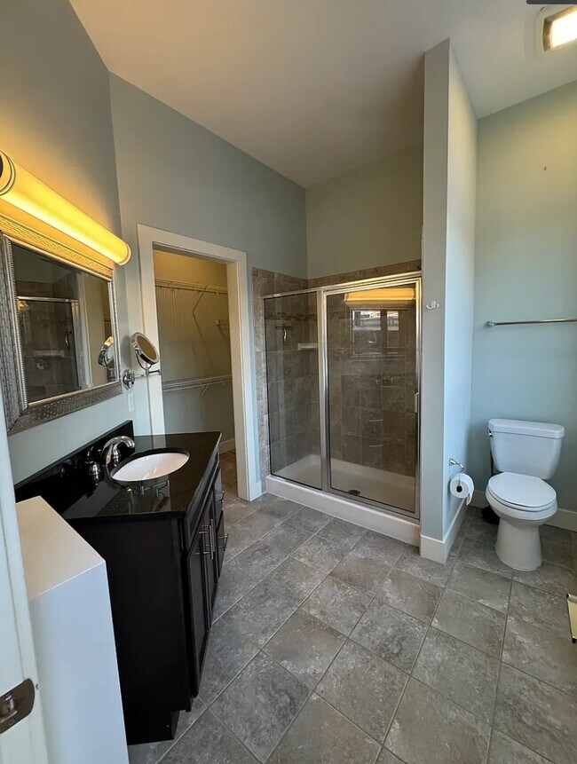 Foto del edificio - 207 E 6th St