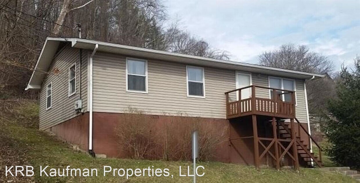 Primary Photo - 3 br, 1 bath House - 17 Maple Avenue