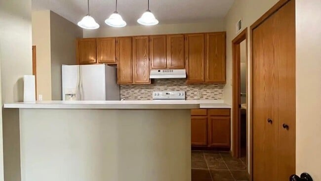 Building Photo - 15563 Garnet Way