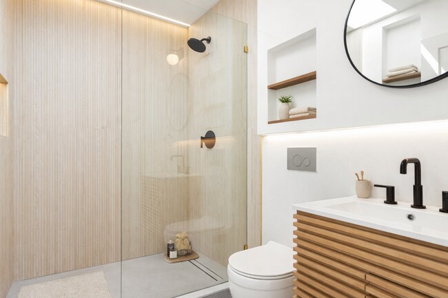 Baño decorado - 23046 Saticoy St